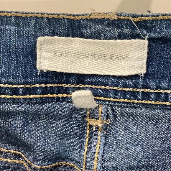 2/$18 Jones New York Blue Denim Jeans Shorts Size 8 - Picture 5 of 6